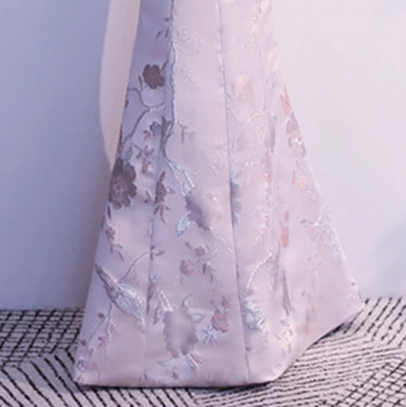 Qipao - Picture 3 of 5